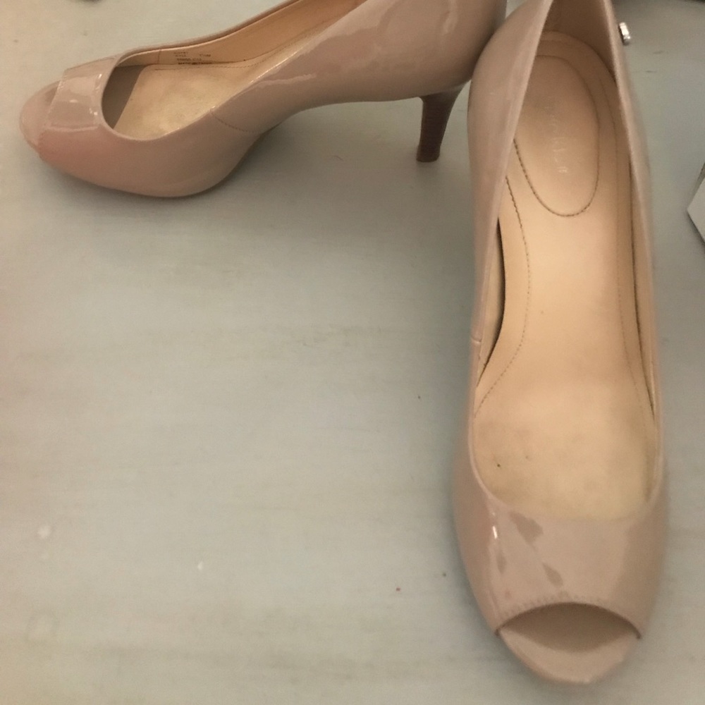 Calvin Klein Women’s Kyle Two Tone Patent Pumps
